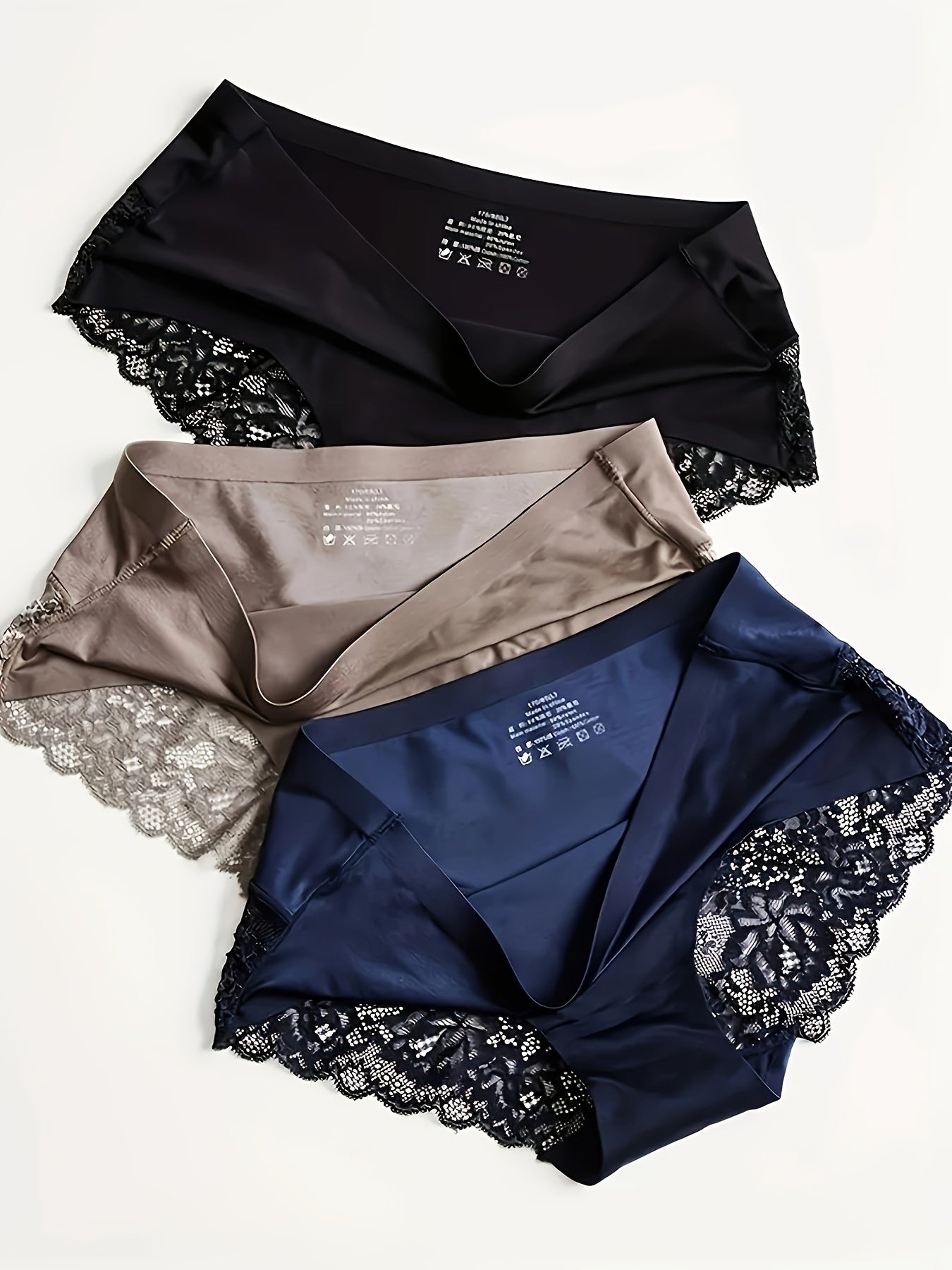 3 pieces of contrasting lace underwear, seamless and comfortable